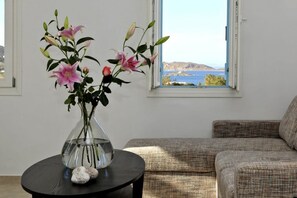 Living area - Blue Mare Villas (Paros)