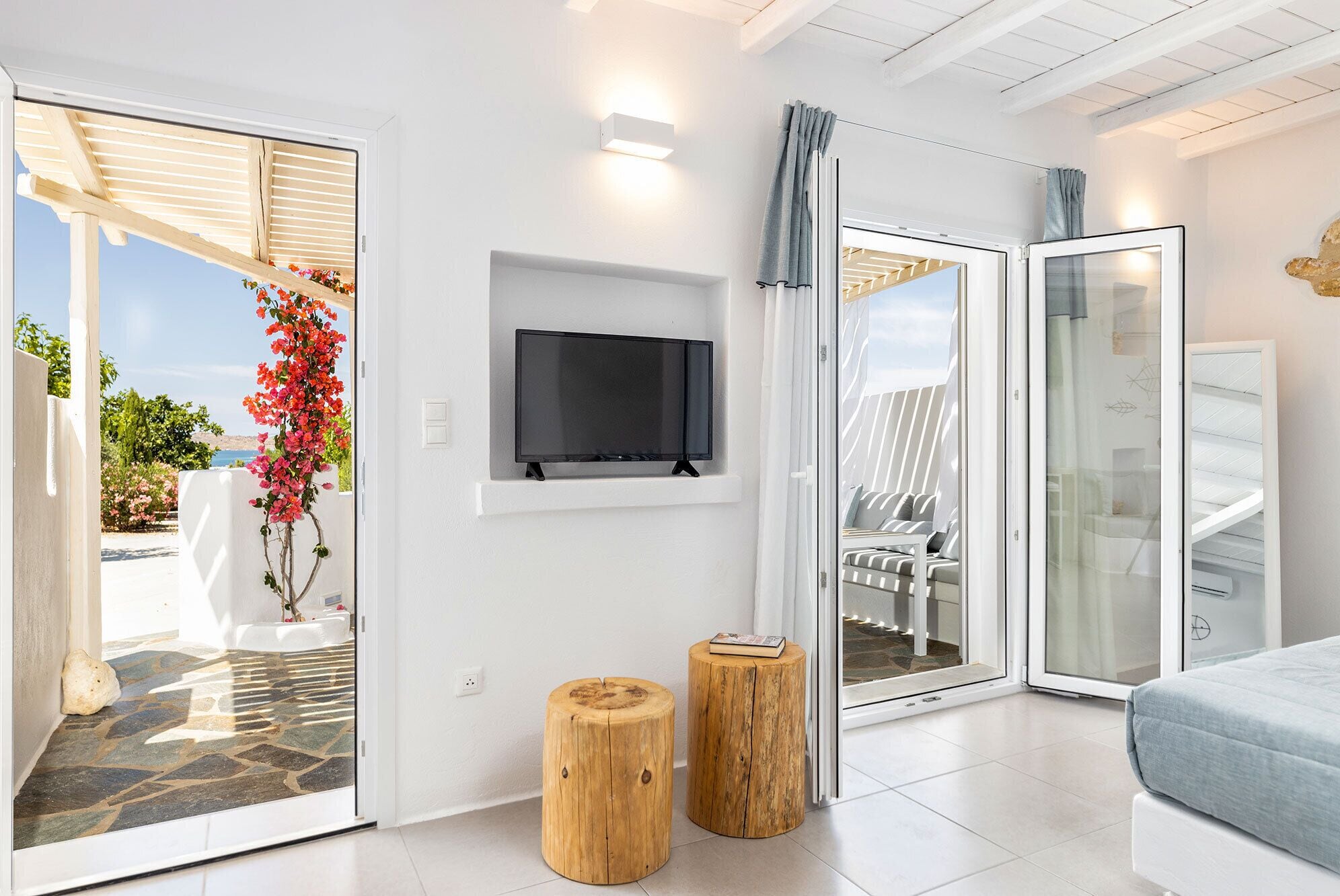 Votsalo Suite | Coffres-forts dans les chambres, ameublement personnalisé