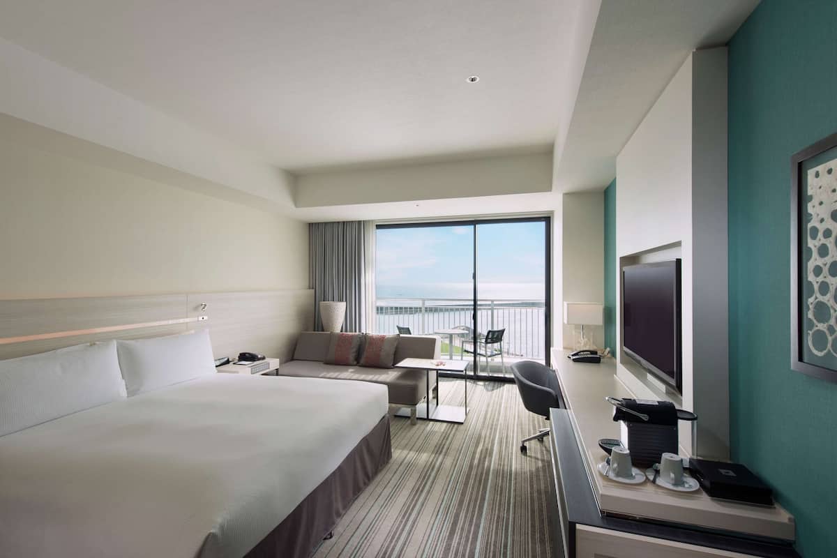 Executive kamer, 1 kingsize bed, balkon, uitzicht op oceaan | Luxe beddengoed, een kluis op de kamer, een bureau, een laptopwerkplek