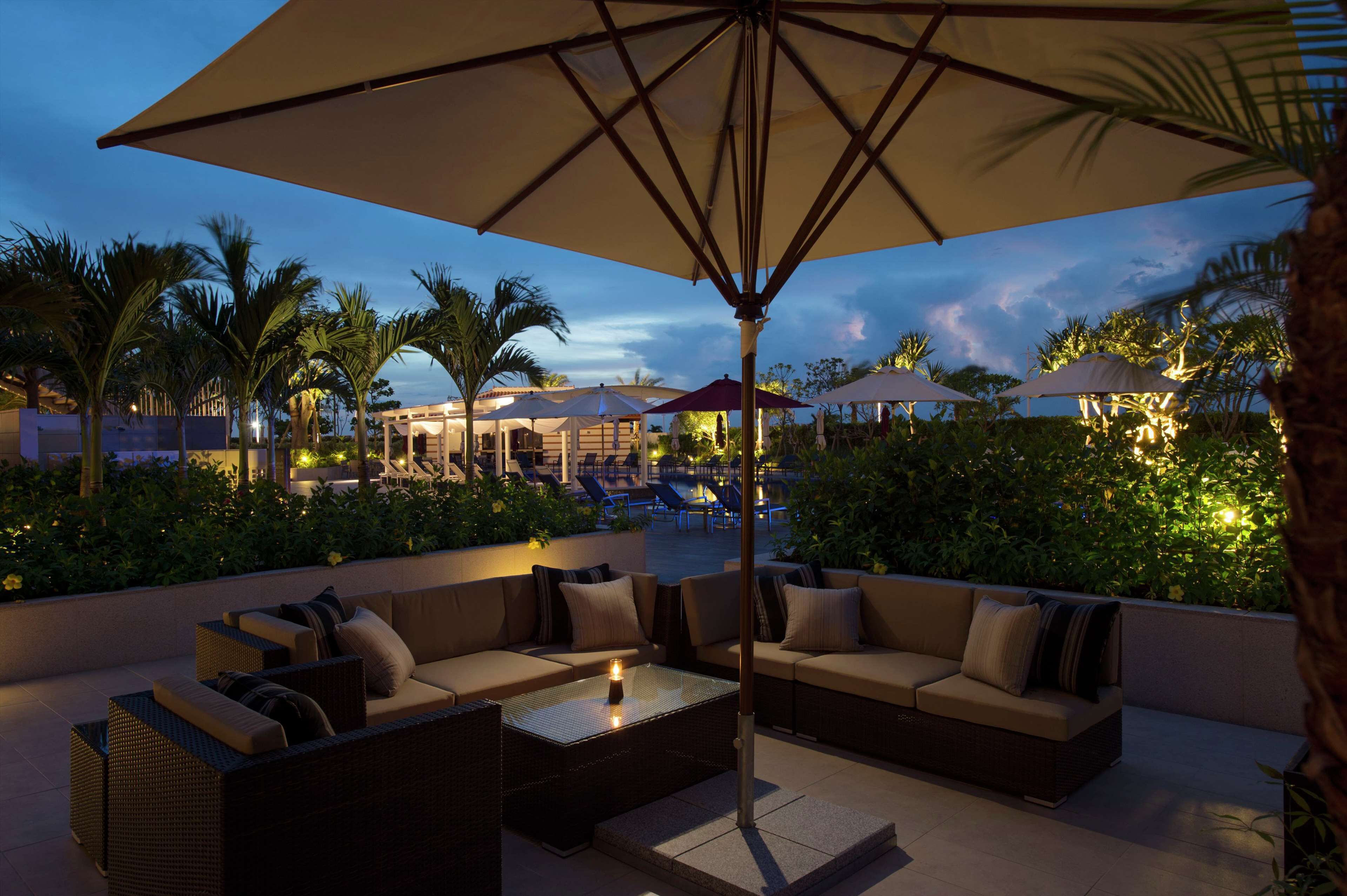 2 restaurants, breakfast, lunch, dinner served; international cuisine