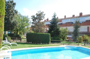 Sæsonbestemt udendørs pool