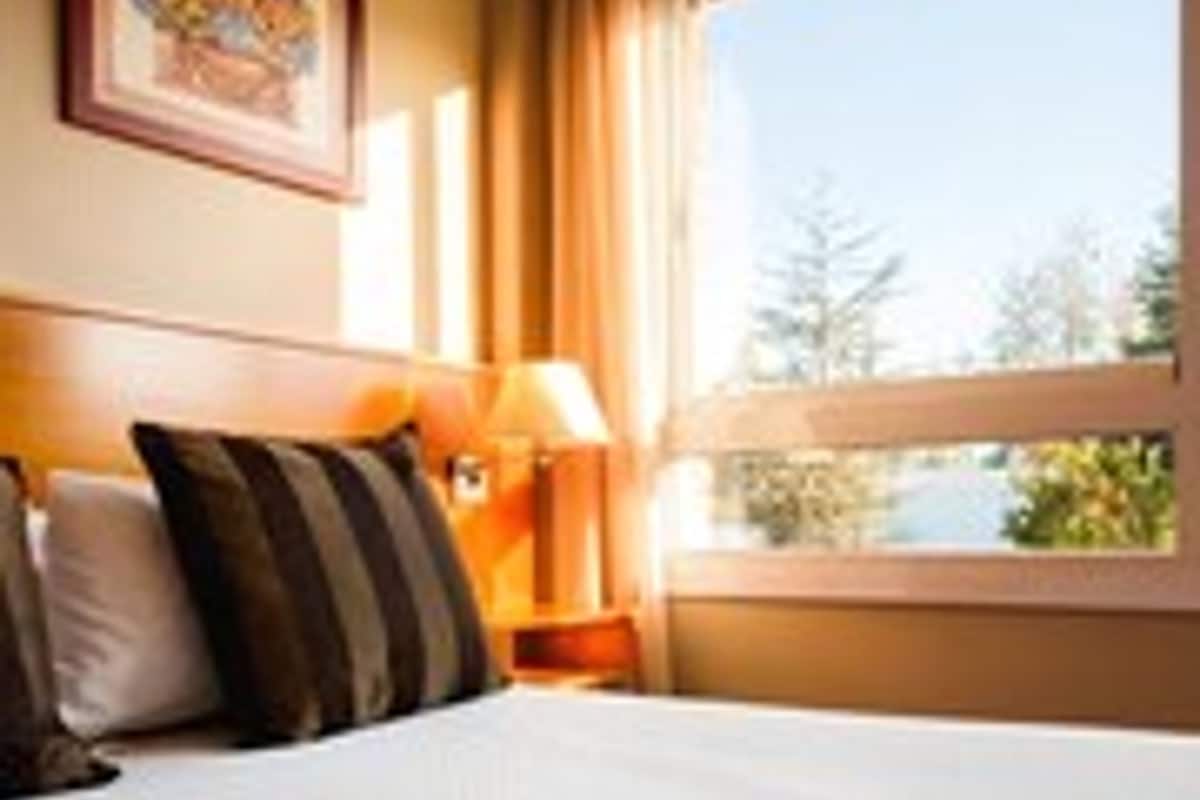 2 bedrooms, in-room safe, iron/ironing board, free cribs/infant beds