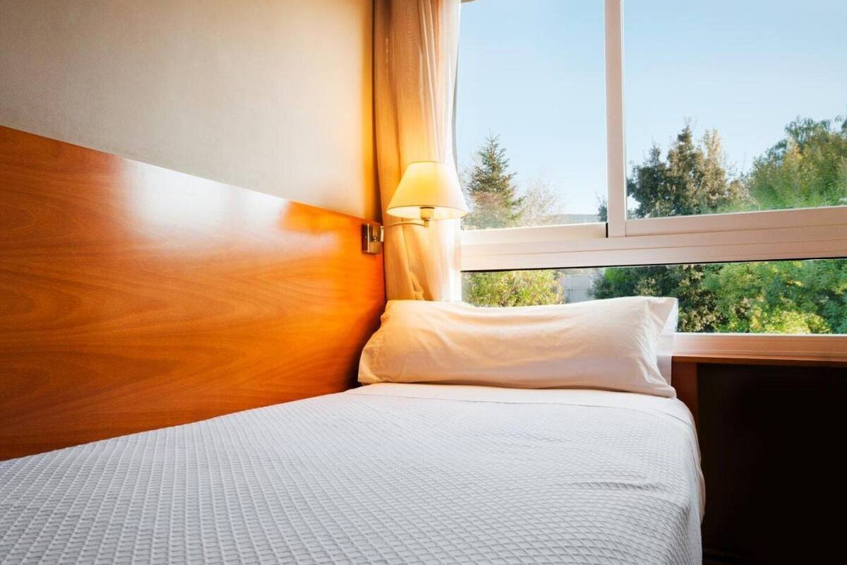 2 bedrooms, in-room safe, iron/ironing board, free cots/infant beds