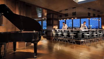 Lobby lounge, garden views, open daily