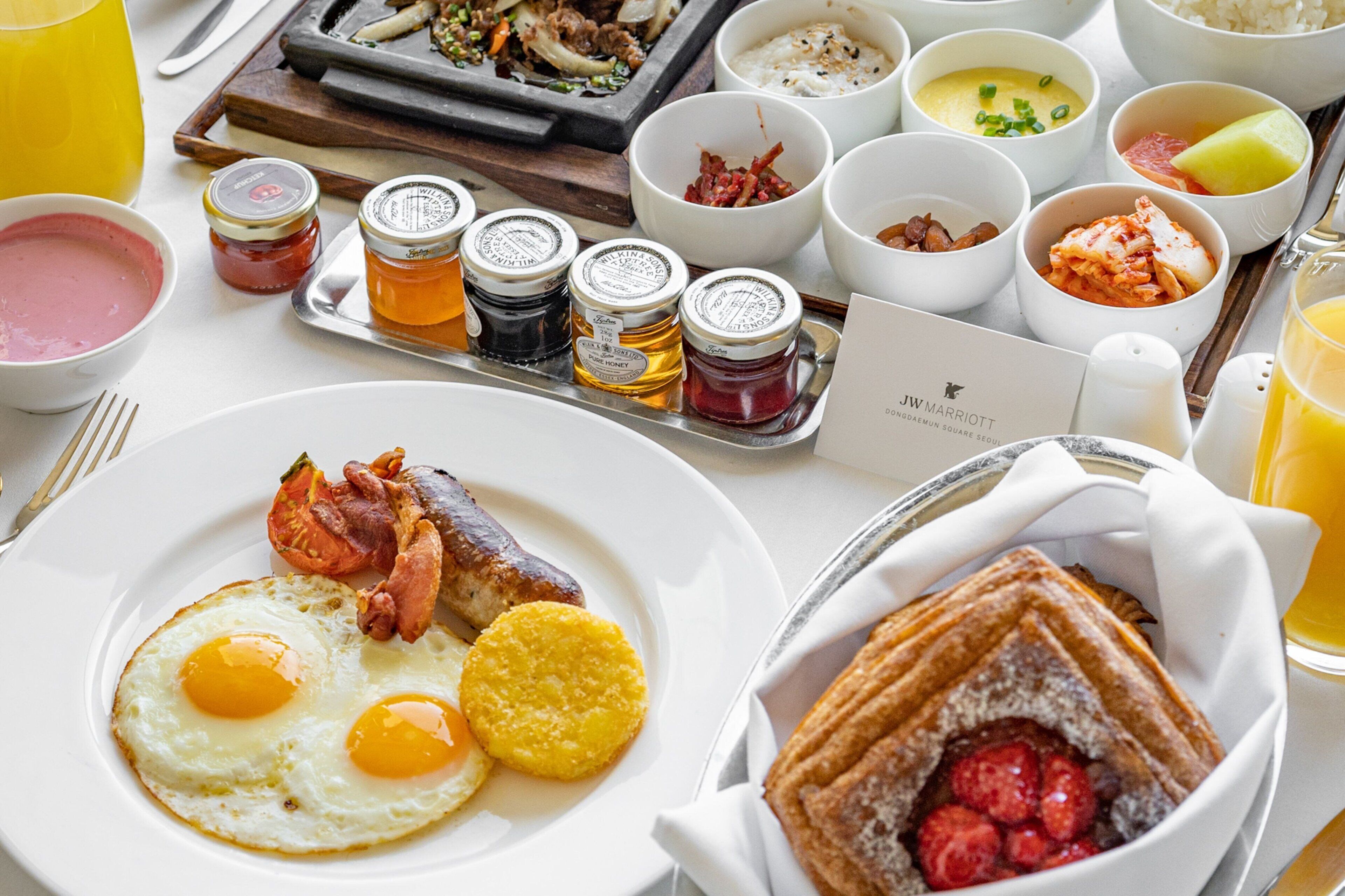 Daily buffet breakfast for a fee