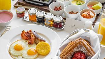 Daily buffet breakfast for a fee