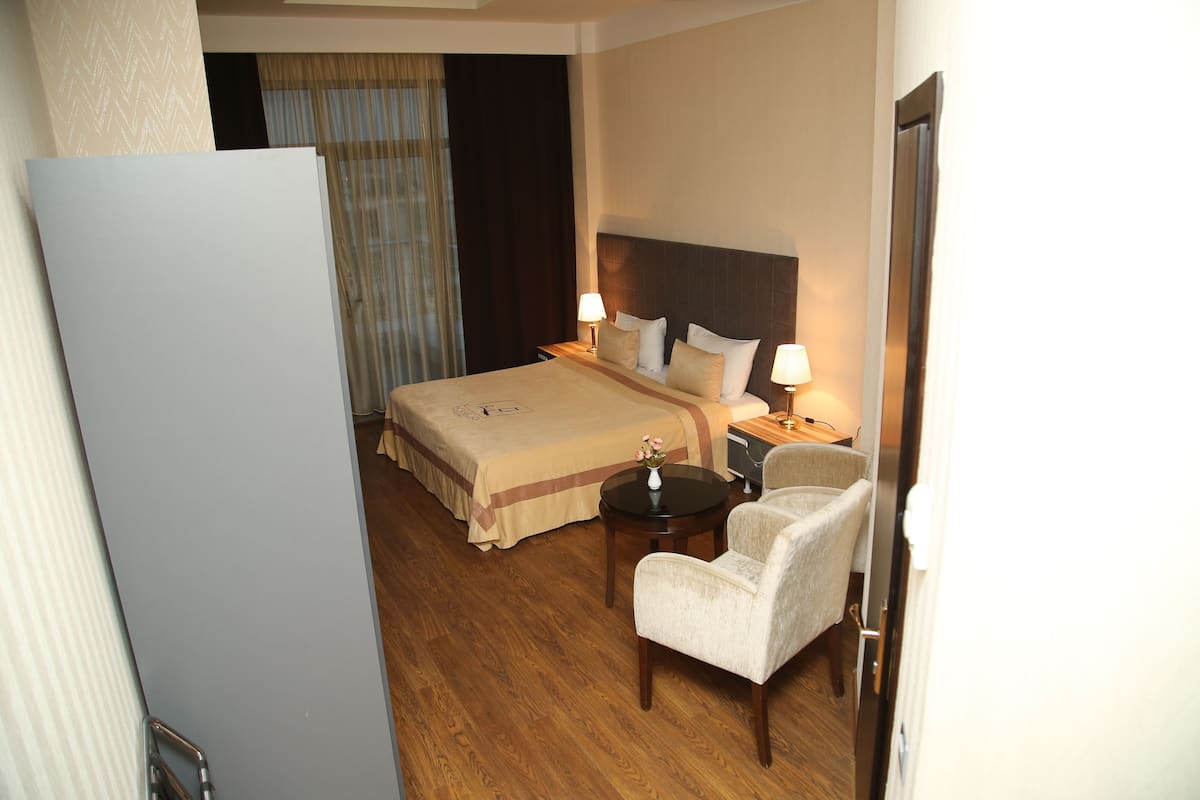 1 bedroom, minibar, in-room safe, desk