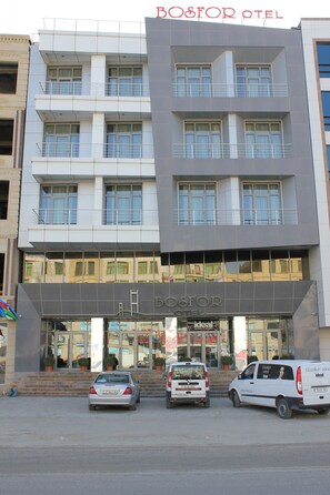 Front of property - Bosfor Hotel (Baku)