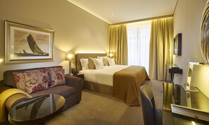 Hypo-allergenic bedding, minibar, in-room safe, desk - PortoBay Liberdade (Lisbon)