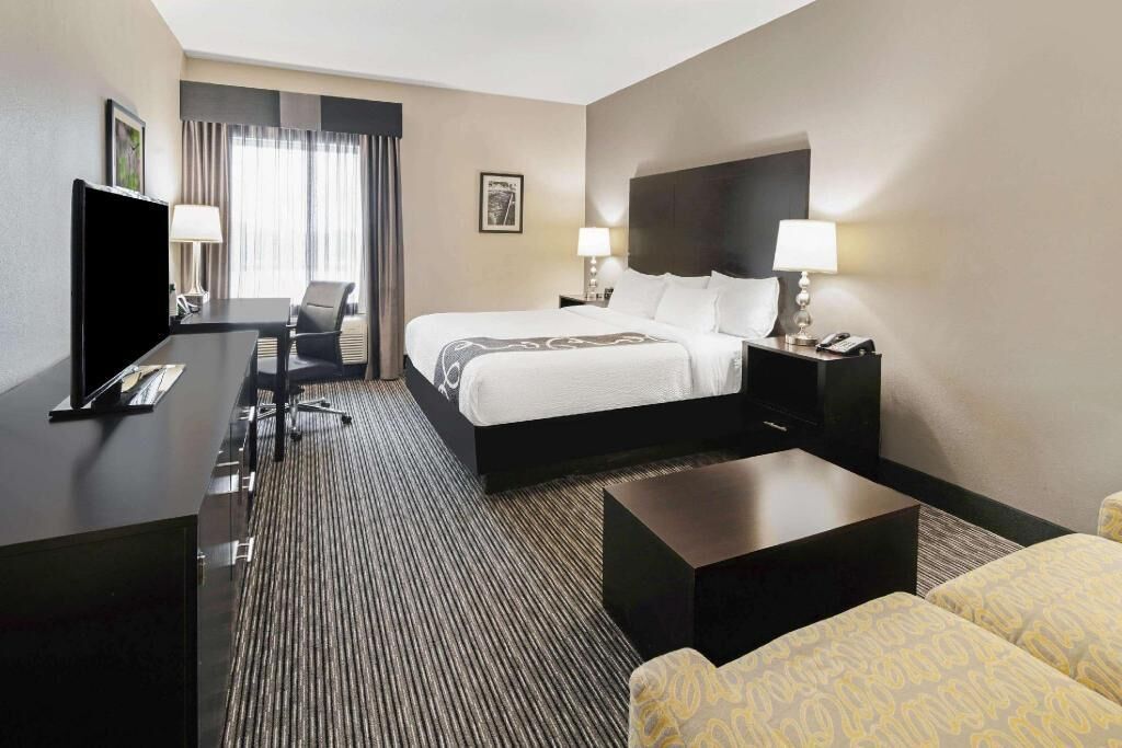 Premium bedding, pillow-top beds, desk, iron/ironing board