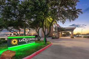 Exterior - La Quinta Inn & Suites by Wyndham Rockport - Fulton (Rockport)