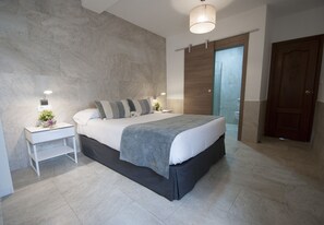 Double Room | Desk, blackout drapes, free WiFi, bed sheets - Hospedería Los Ángeles (Córdoba)
