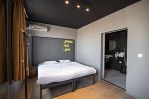 Chambre Double ou avec lits jumeaux, salle de bains privée | Chambres insonorisées, Wi-Fi gratuit