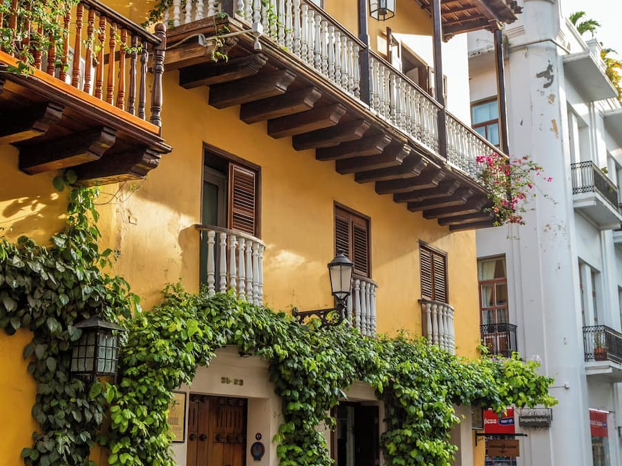 Fachada de la propiedad