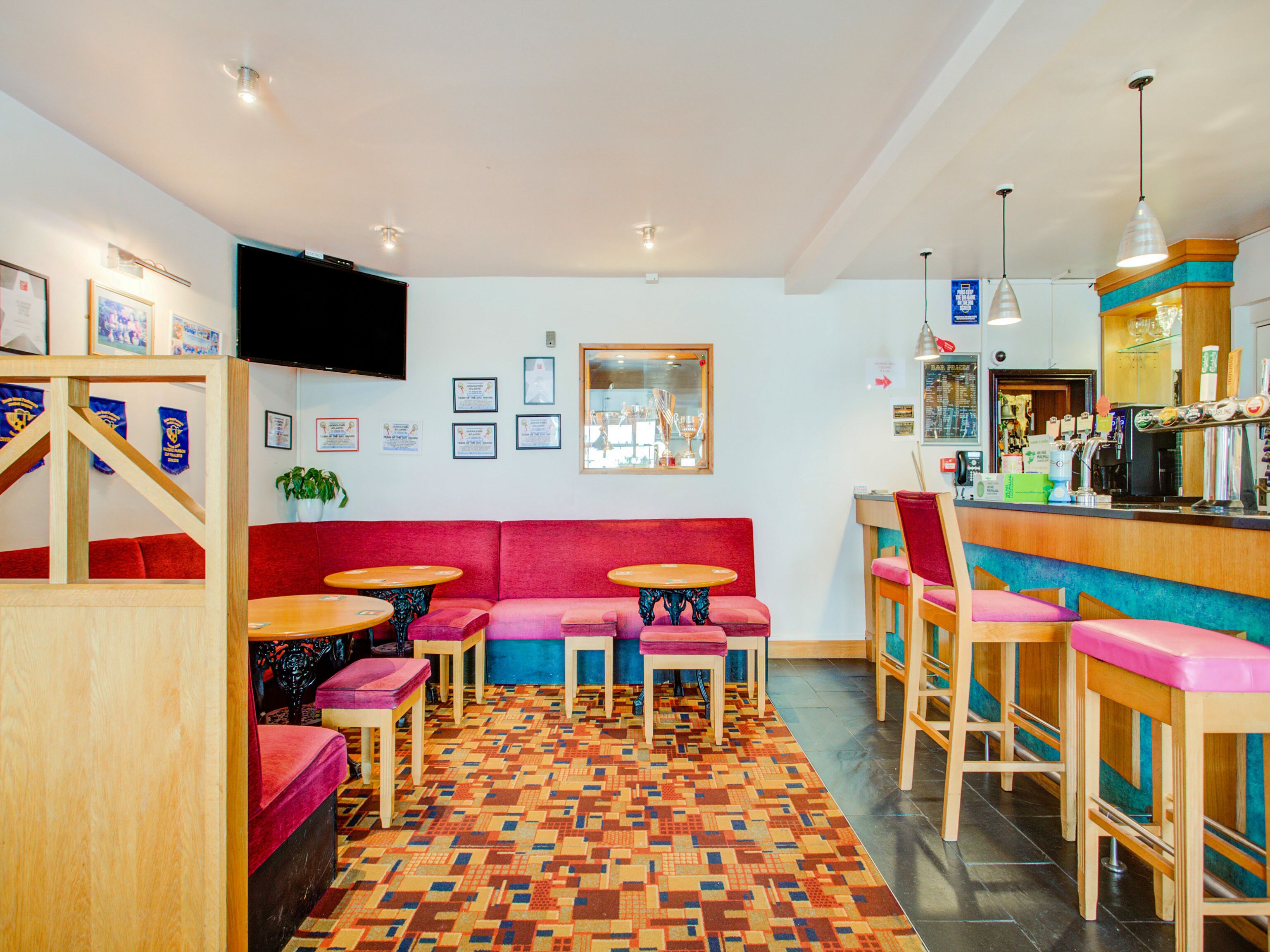 Photo - OYO Godolphin Arms Hotel