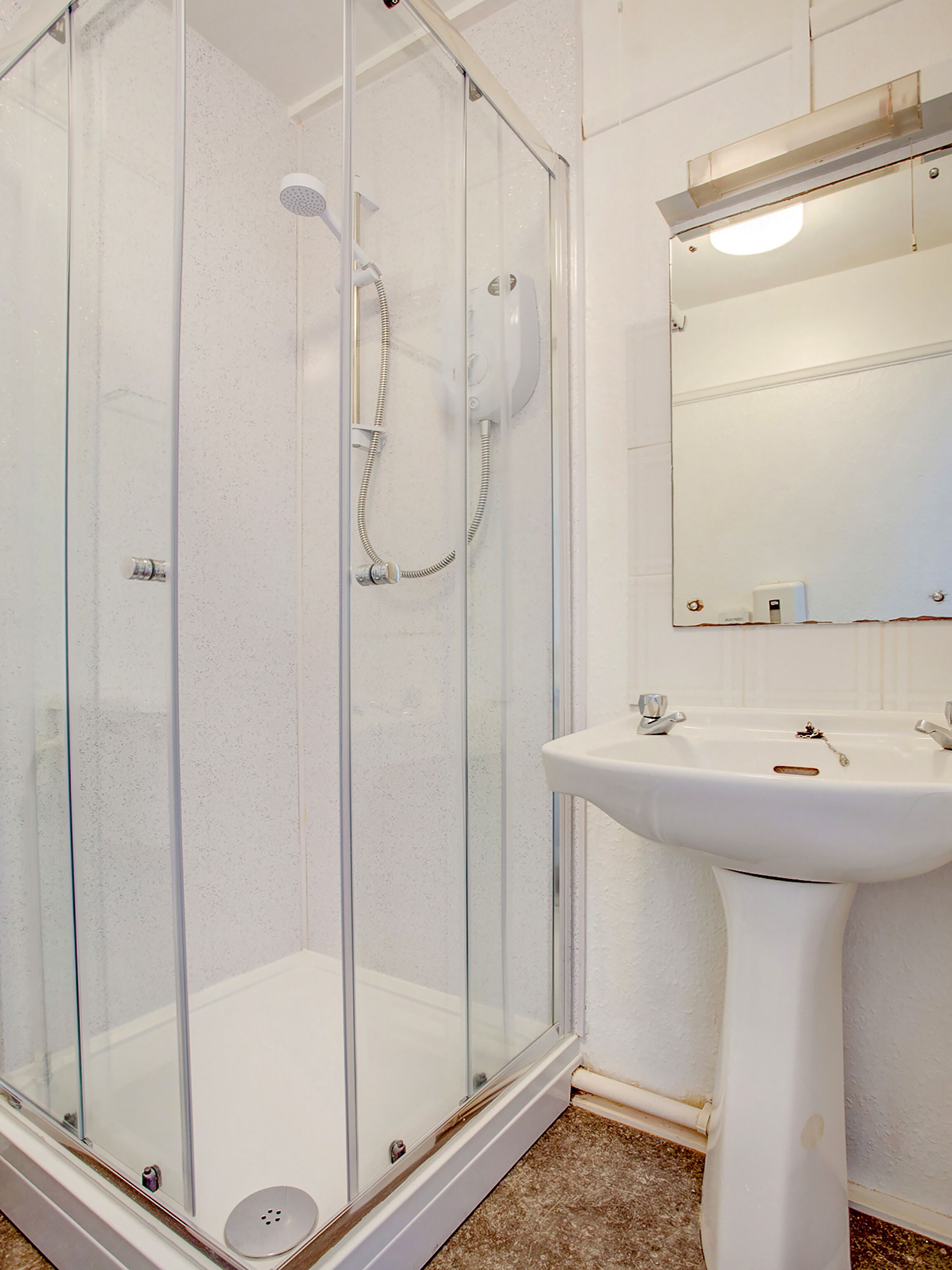 Photo - OYO Godolphin Arms Hotel