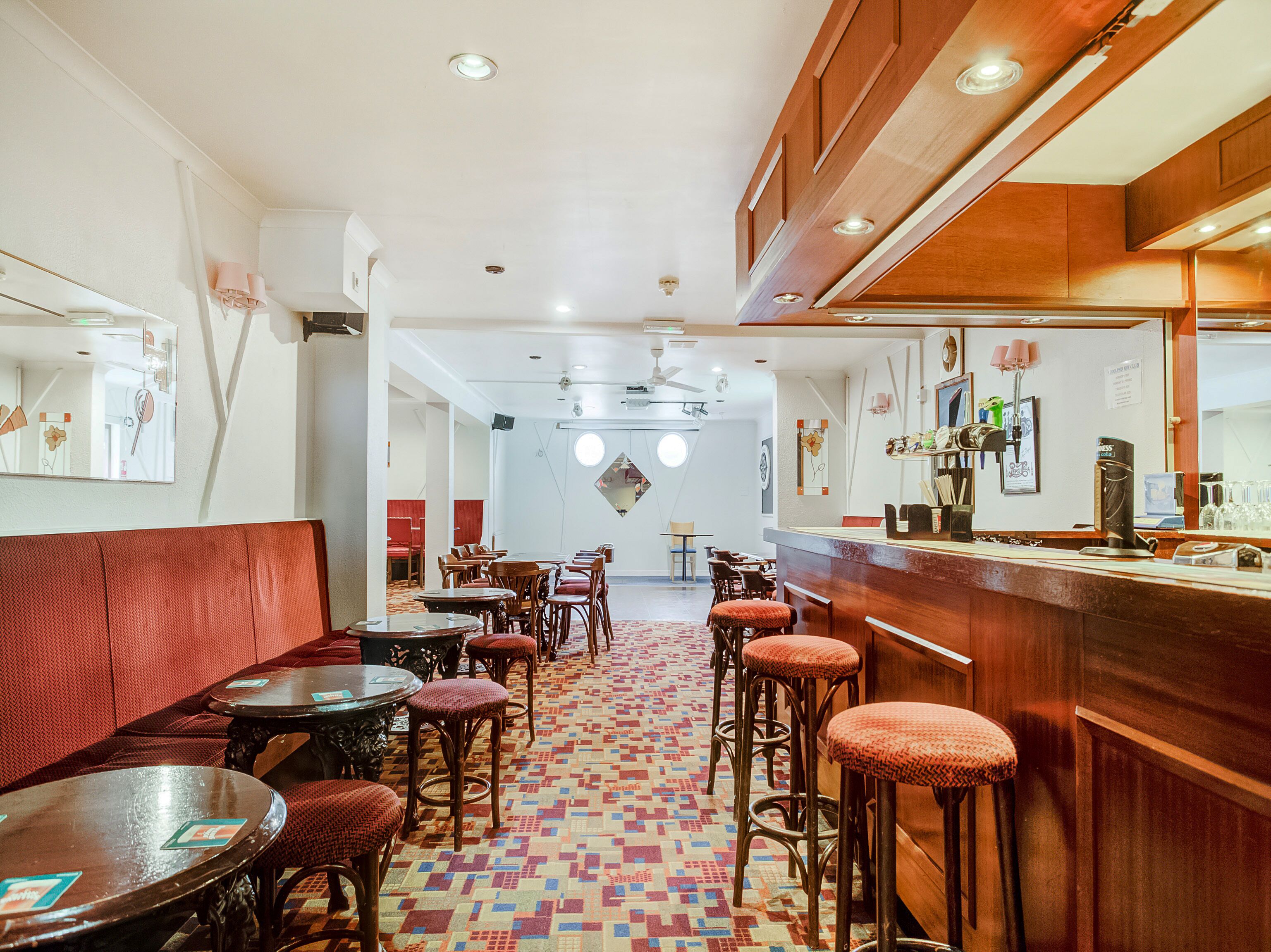 Photo - OYO Godolphin Arms Hotel