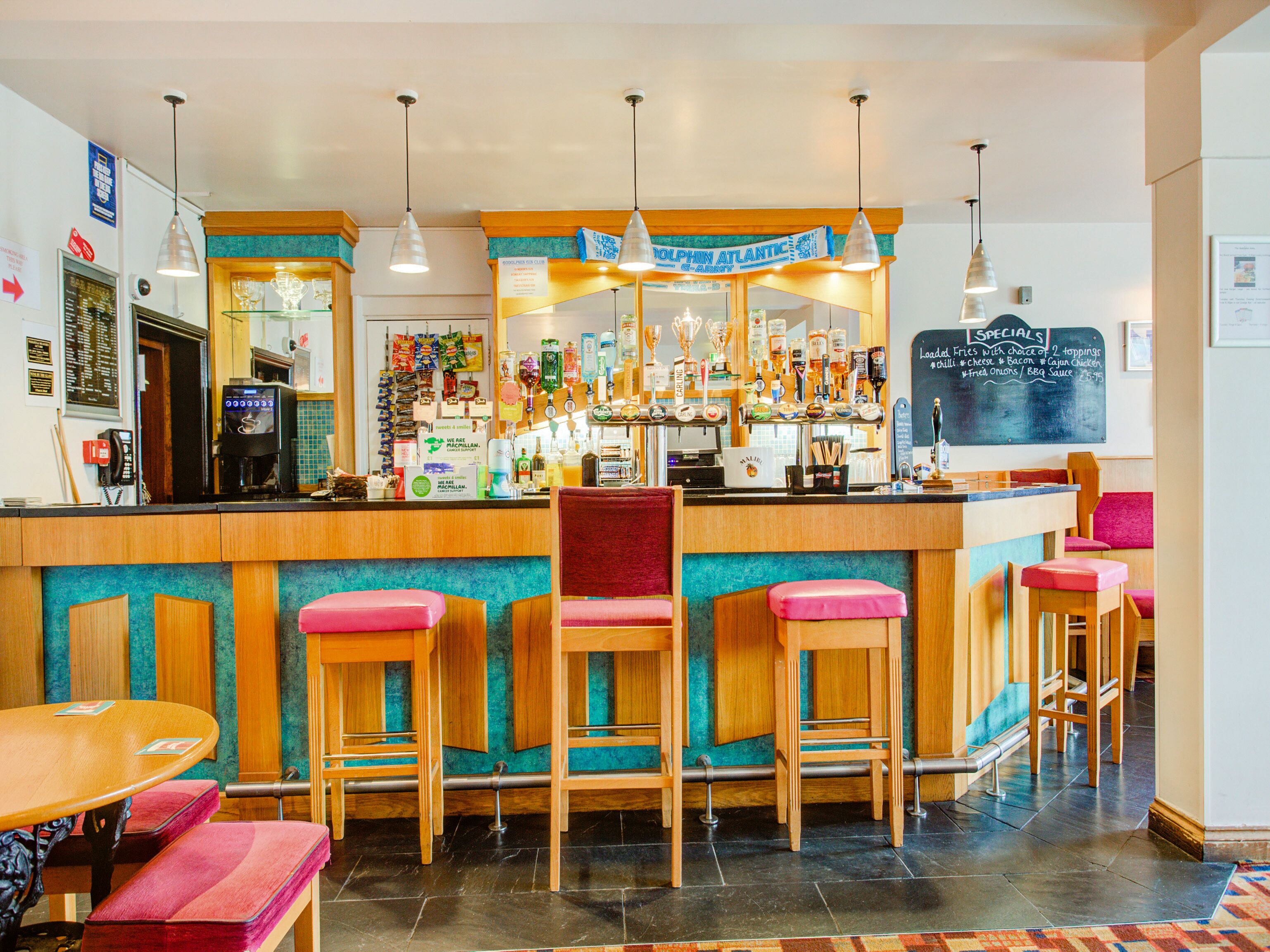 Photo - OYO Godolphin Arms Hotel