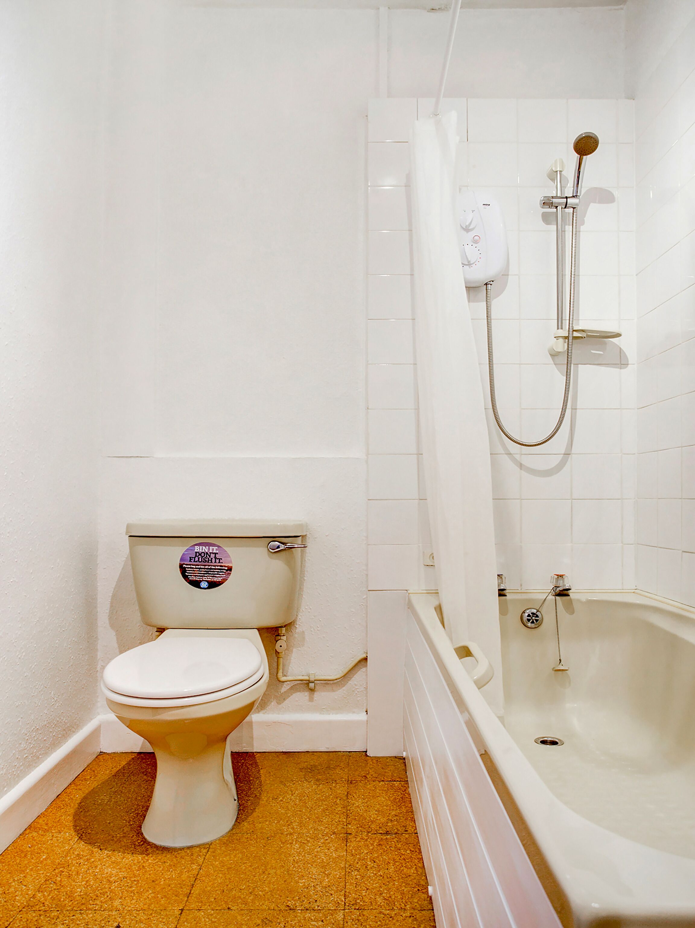 Photo - OYO Godolphin Arms Hotel