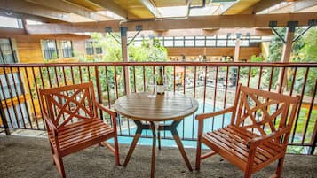 Chambre Standard, 2 grands lits, vue sur la cour intérieure | Balcon