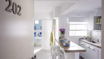 1 bedroom, premium bedding, down comforters, pillowtop beds