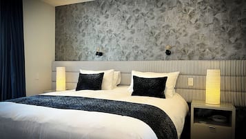 Premium bedding, pillowtop beds, in-room safe, desk