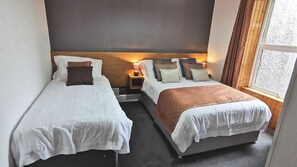 Suite clàssica, amb bany privat (Room 4-1st Floor)