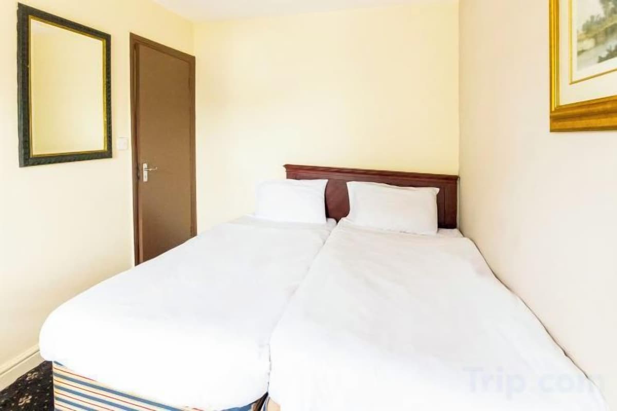Iron/ironing board (on request), WiFi (free), bed sheets