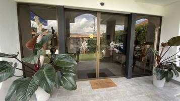 บริเวณประตูทางเข้า