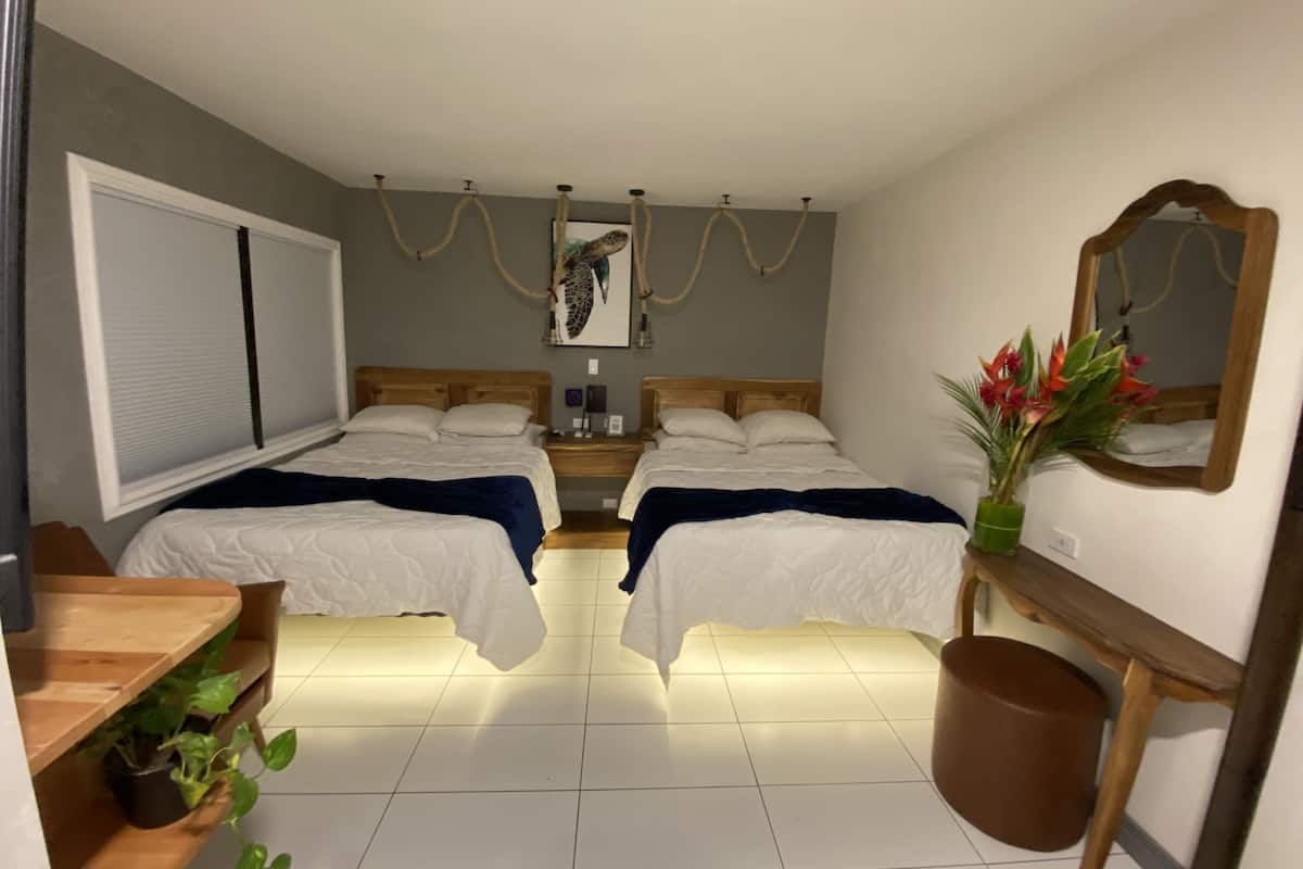 2 Queen Beds / Guest Room | Soundproofing, iron/ironing board, free WiFi