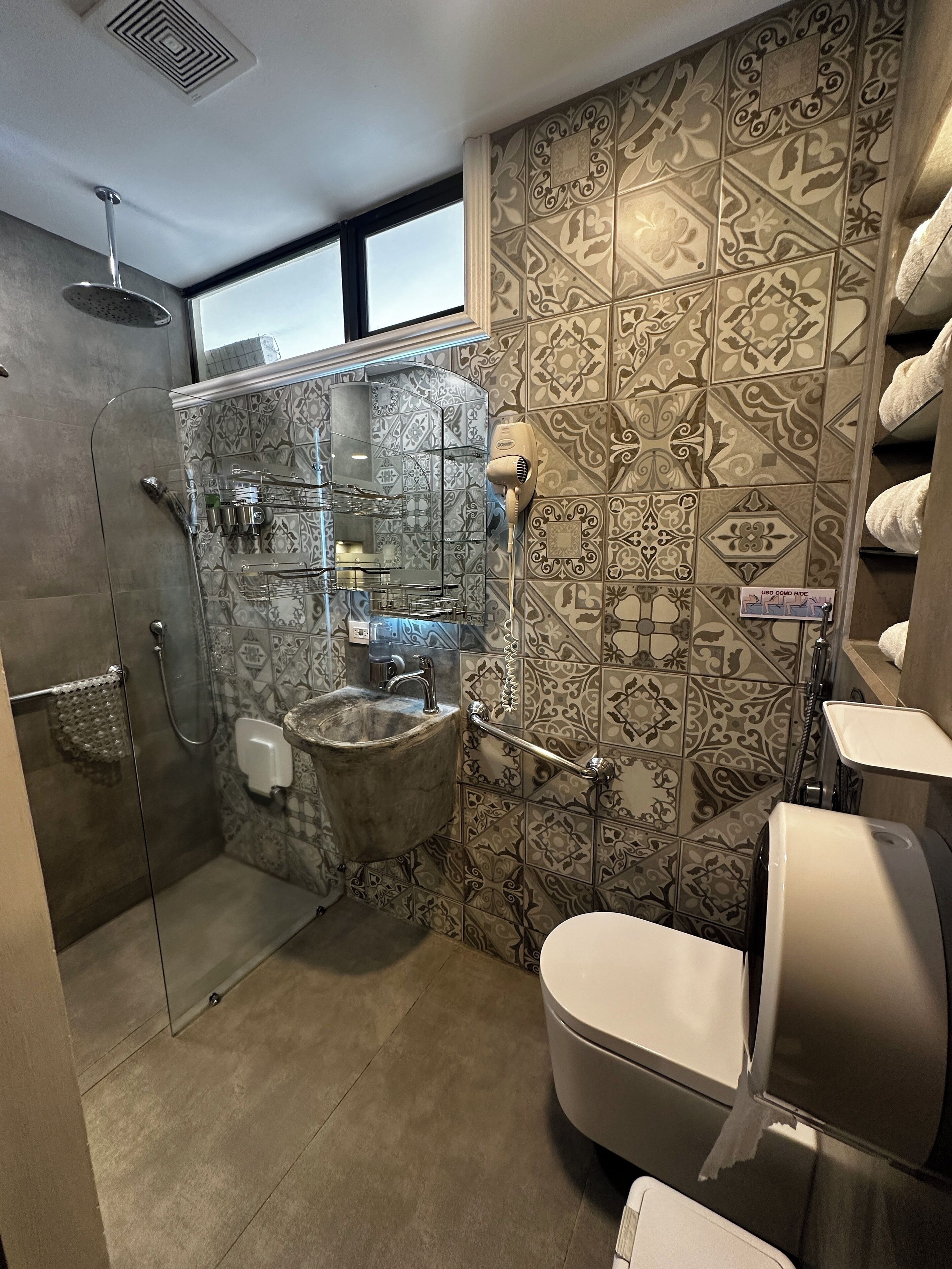 Photo - Berlor Airport Inn