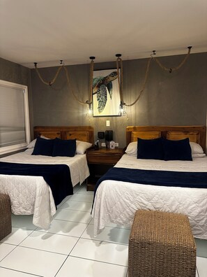 2 beds Room Smart | Soundproofing, iron/ironing board, free WiFi - Berlor Airport Inn (Rio Segundo)