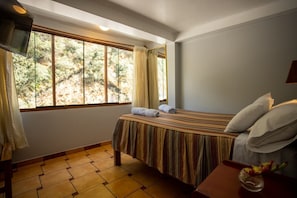 Standard Double Room | Desk, free WiFi, bed sheets - Hostal La Payacha (Machu Picchu)
