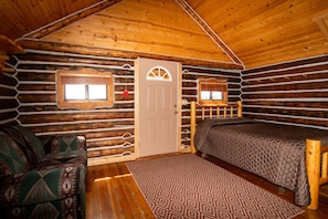 Ferienhütte, 1 Queen-Bett | Wohnbereich | Fernseher