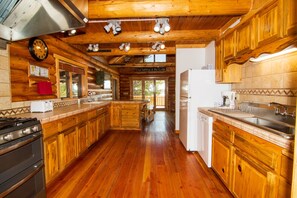 Cabane, 4 chambres | Cuisine privée