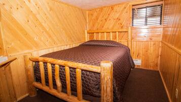 Cabaña, 4 habitaciones | Escritorio, wifi gratis y ropa de cama