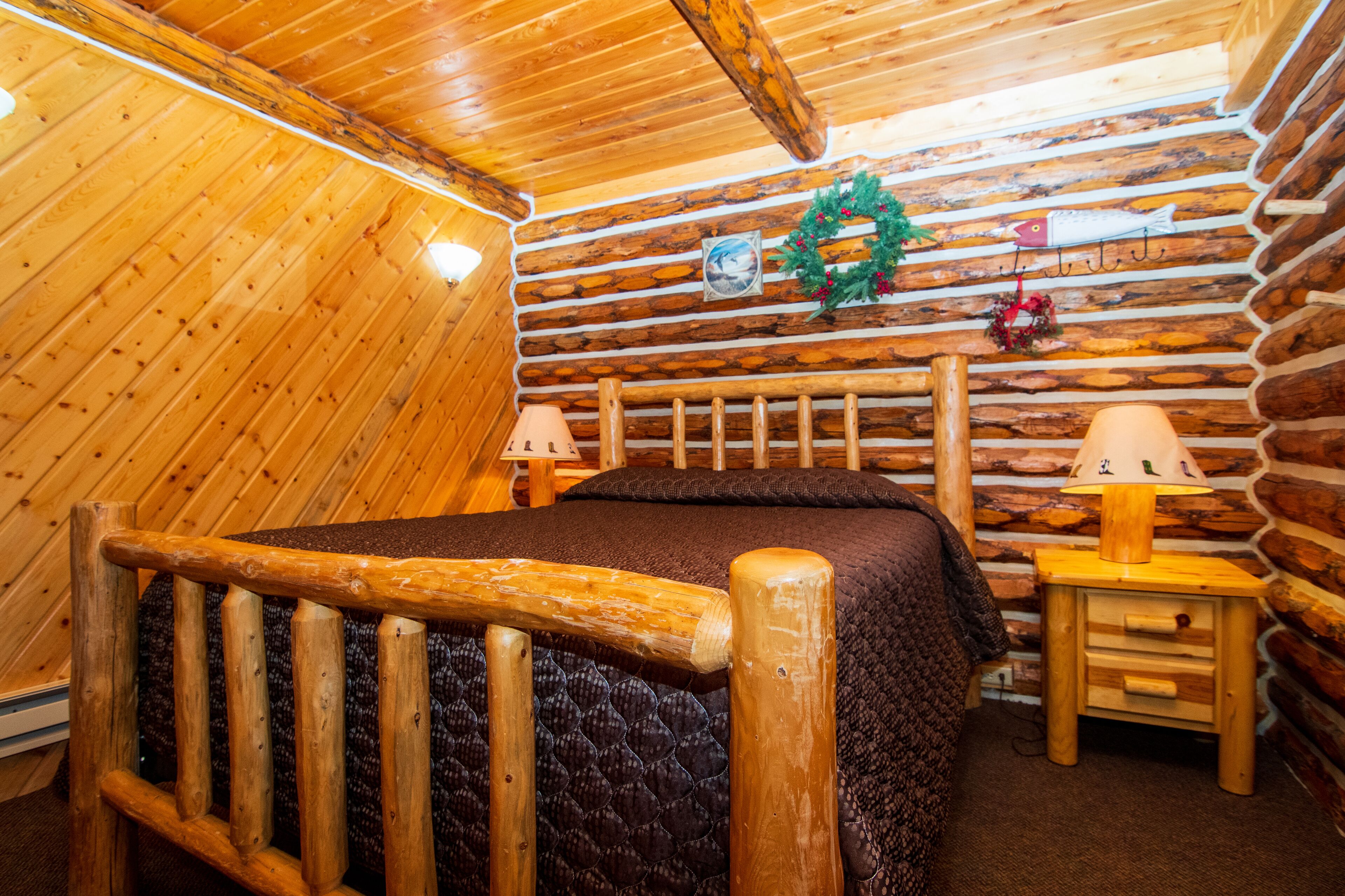 family cabin, 1 bedroom, kitchen (with loft) | desk, free wifi, bed sheets