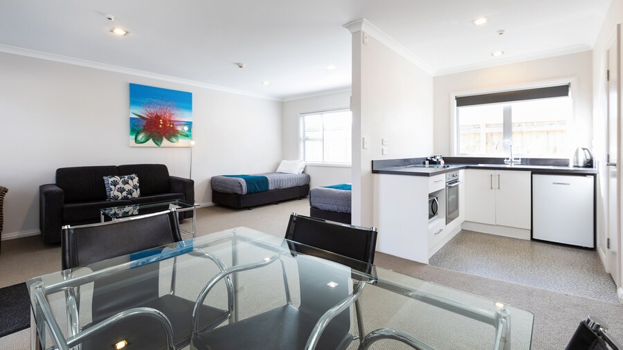 Beach Street Motel Apartments