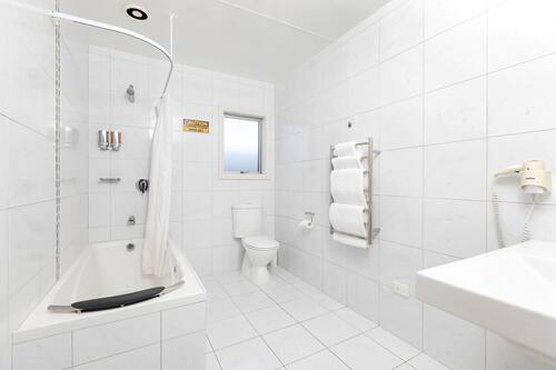 Superior Apartment | Bathroom