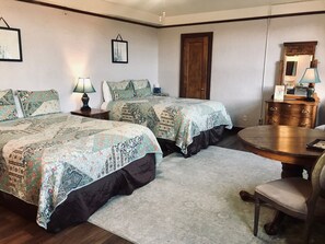 Individually decorated, individually furnished, free WiFi, bed sheets - Hotel Monte Vista (Flagstaff)
