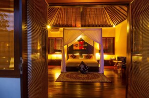 Colchones Select Comfort y caja de seguridad en la habitación 