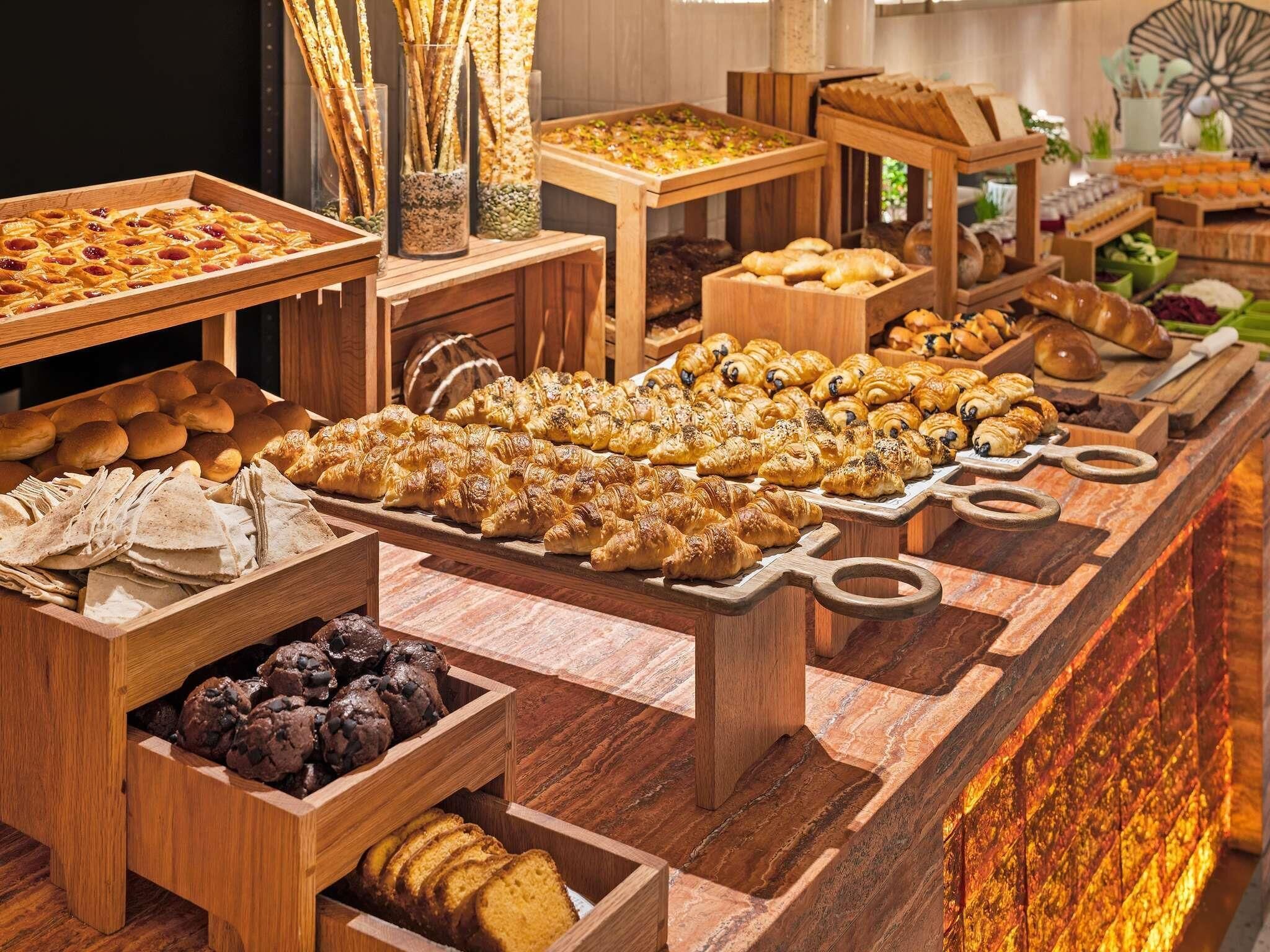 Daily buffet breakfast for a fee