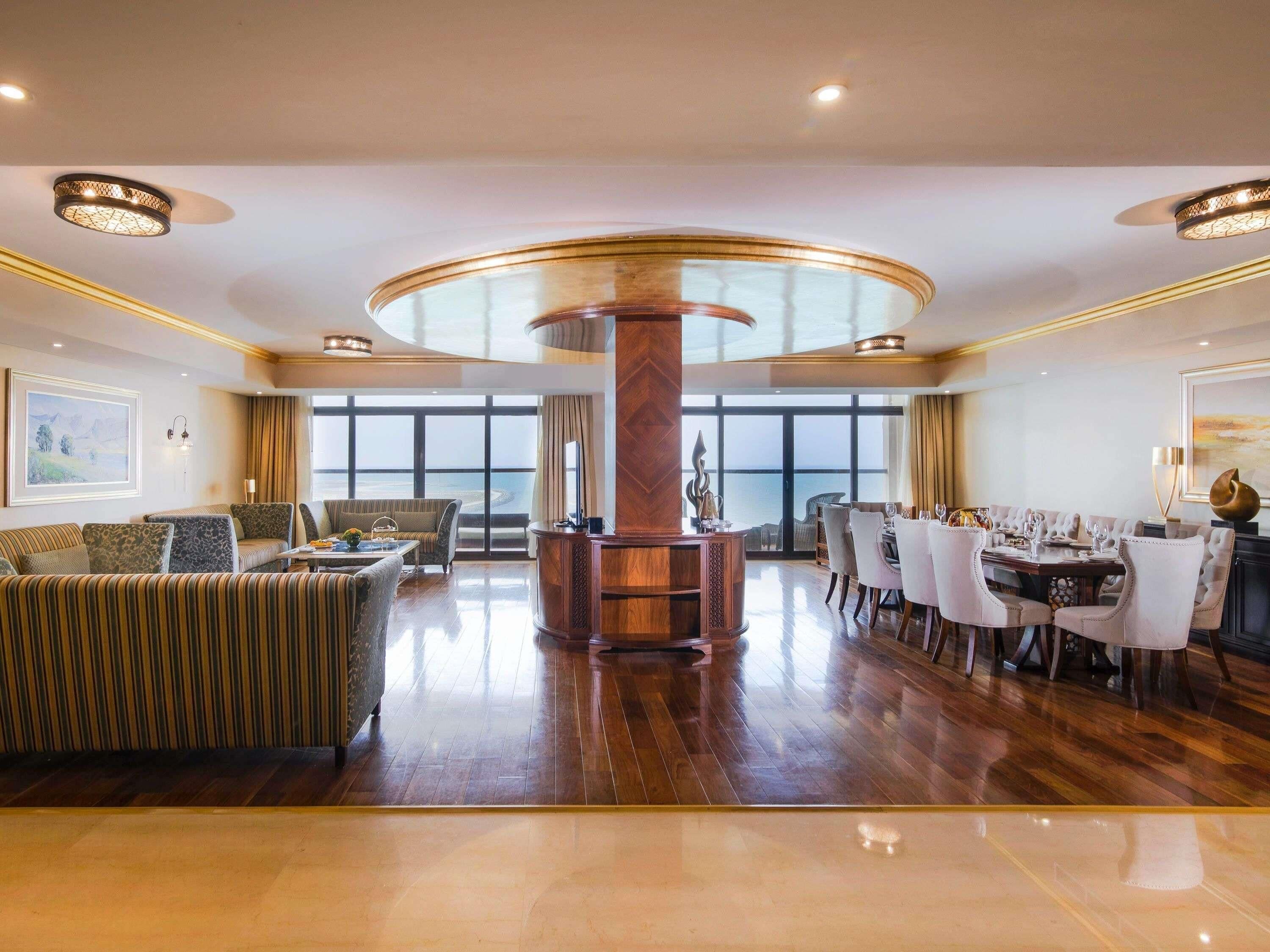 Royal Suite, 5 Bedrooms, Sea View (3 King Beds and 2 Twin Beds) | Premium bedding, memory-foam beds, minibar, in-room safe