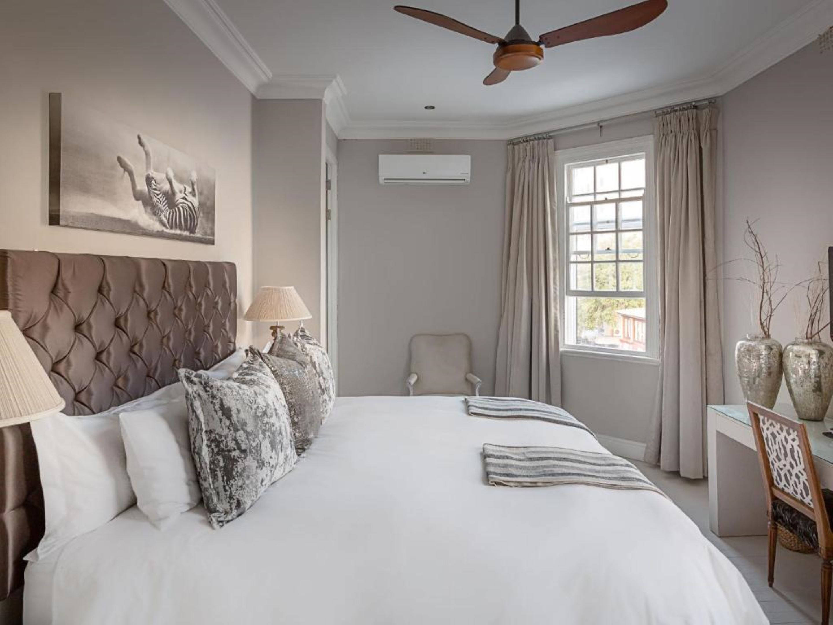 deluxe room, bathtub | in-room safe, soundproofing, free wifi, bed sheets