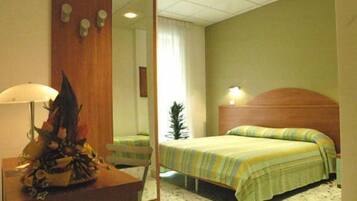 Minibar, desk, free WiFi, bed sheets