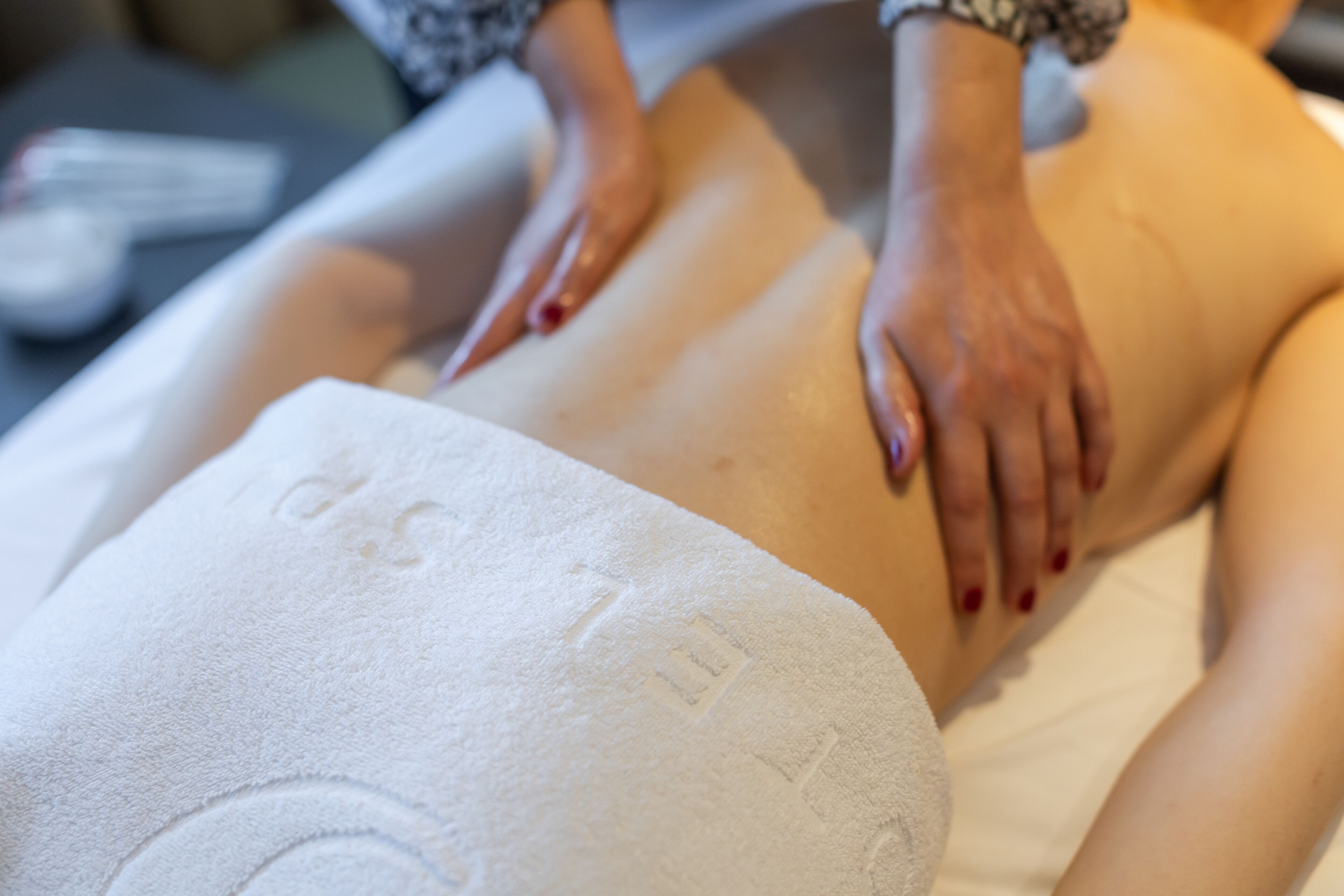 body treatments, aromatherapy, deep-tissue massages, swedish massages