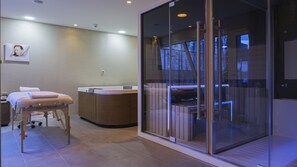 Private spa tub