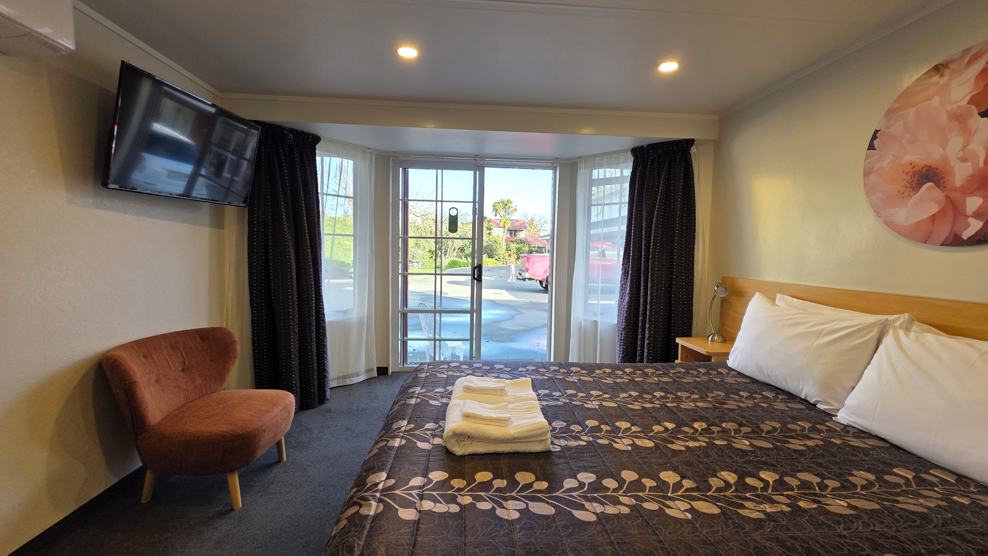 Ground Floor Studio | Soundproofing, iron/ironing board, free WiFi, bed sheets