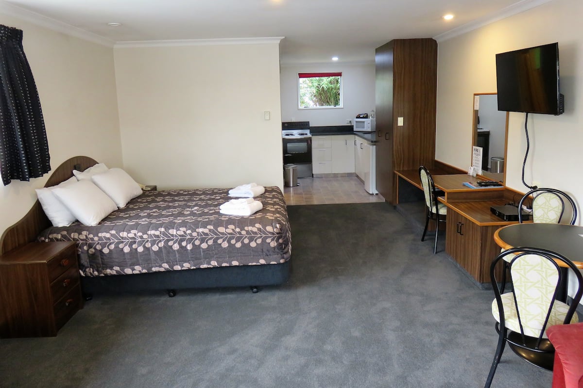 King Studio | Soundproofing, iron/ironing board, WiFi (free), bed sheets