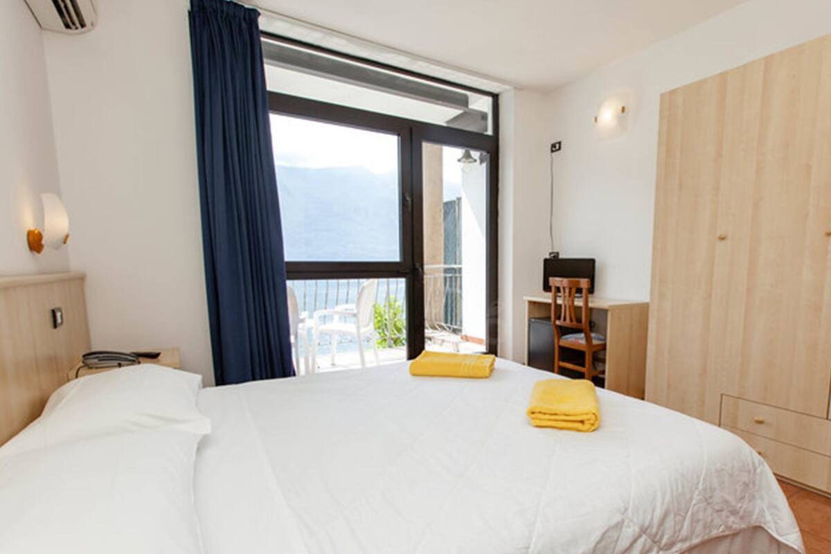 Standard Double Room, Lake View